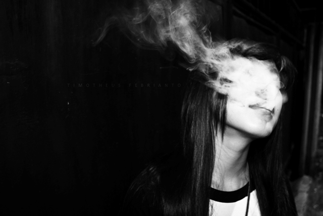 http://fc00.deviantart.net/fs70/f/2010/085/2/3/Girl_and_Smoke_by_timotheusfebrianto.jpg