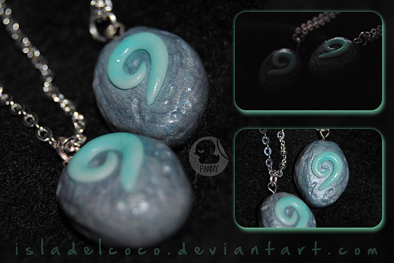 wow_hearthstone_glow_necklace_by_isladelcoco-d5towit