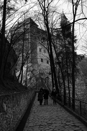 _castello_di_dracula_2_by_lmmphotos-d88fjwy