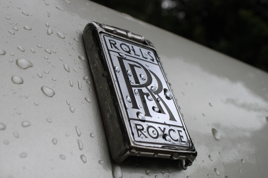 Rolls Royce Logo Wallpaper. Rolls Royce logo by
