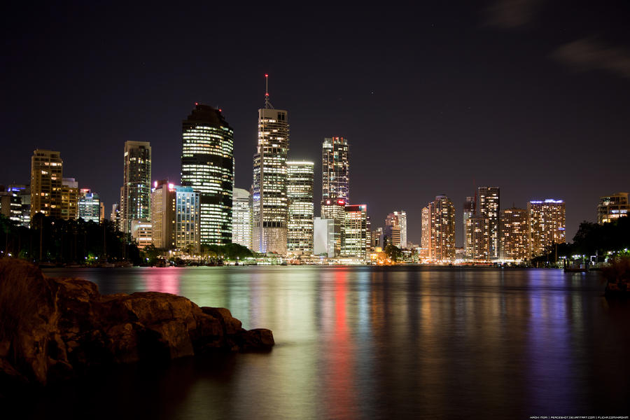 Brisbane_by_Night_by_PeaceShot.jpg