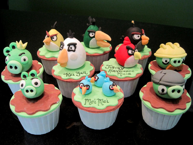 Angry Birds Cupcakes by Sliceofcake