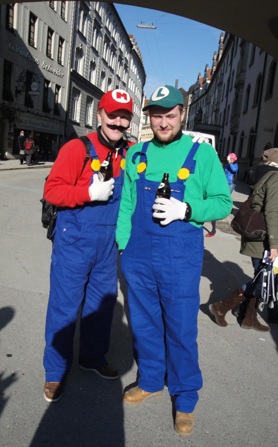 and luigi cosplay Mario