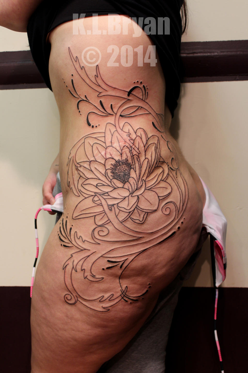 Displaying 16&gt; Images For - Flower Cover Up Tattoos On Hip