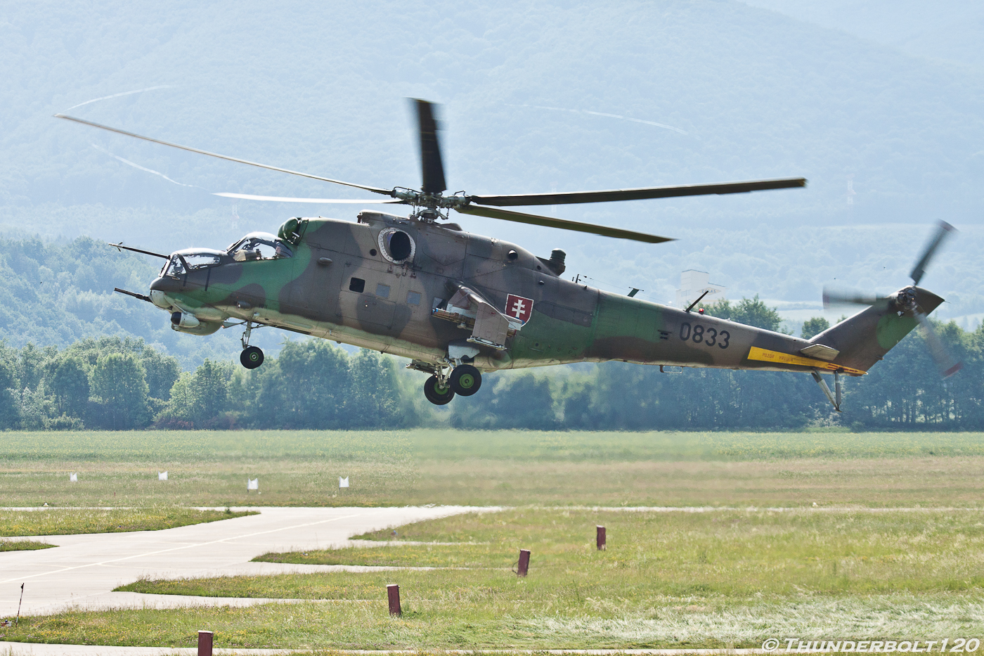 Mi-24V Hind 0833