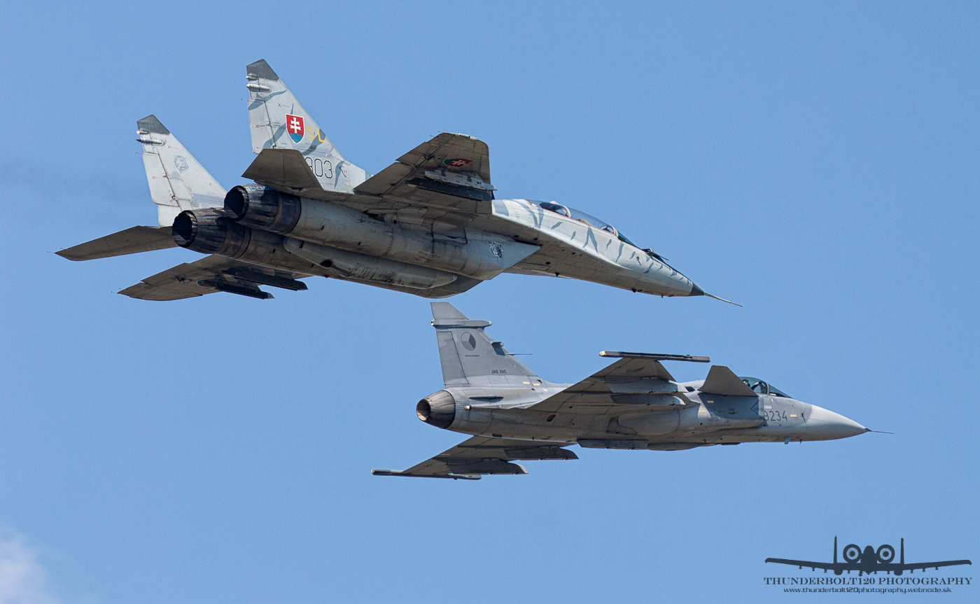 MiG-29UBS and JAS-39C Gripen